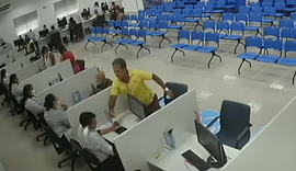 Vídeo: funcionário da Equatorial é agredido por cliente em seu local de trabalho