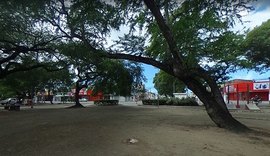Homem é morto e mulher fica ferida após serem baleados na Praça Centenário em Maceió
