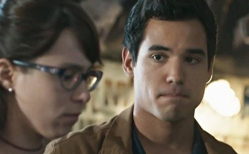 Guto termina com Benê e ela tem crise de pânico em 'Malhação'