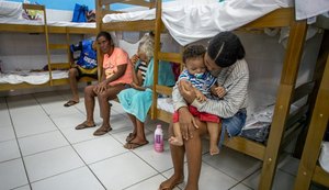 Abrigo provisório recebe famílias afetadas pelas chuvas