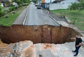 Após cratera ameaçar casas em Satuba, Prefeitura de Rio Largo terá que fazer desvio em galeria de águas