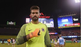 Goleiro Alisson negocia renovação de contrato com a Roma