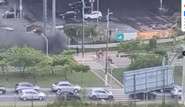 Protesto bloqueia trânsito na Avenida Josefa de Melo