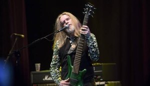 Humberto Gessinger relembra Engenheiros do Hawaii em novo DVD