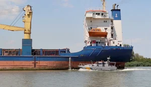 Ucrânia diz que míssil russo atingiu navio civil no Mar Negro