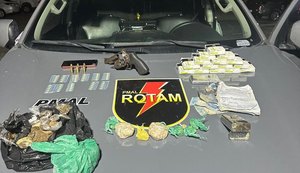 PM flagra crimes de tráfico e porte ilegal de arma de fogo durante abordagens em Maceió