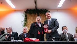 Renan Filho recebe Medalha Mérito do Ministério Público Estadual