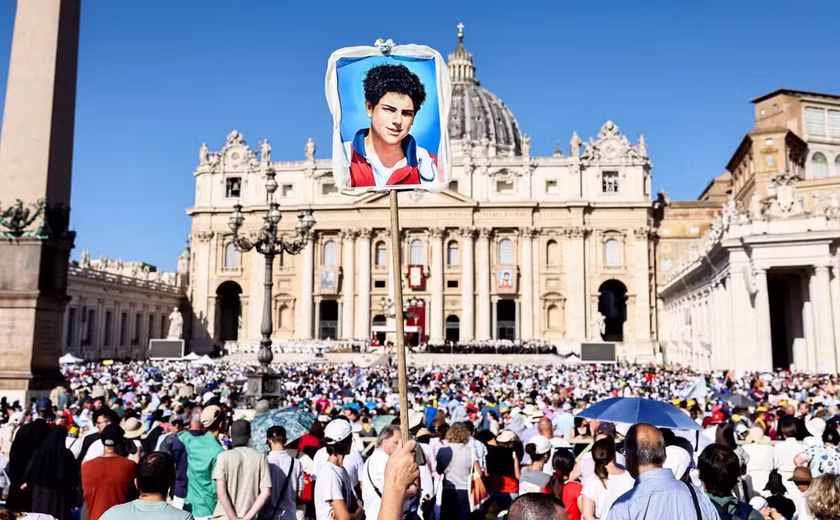Carlo Acutis é canonizado no Vaticano e se torna o 1º santo da geração millennial