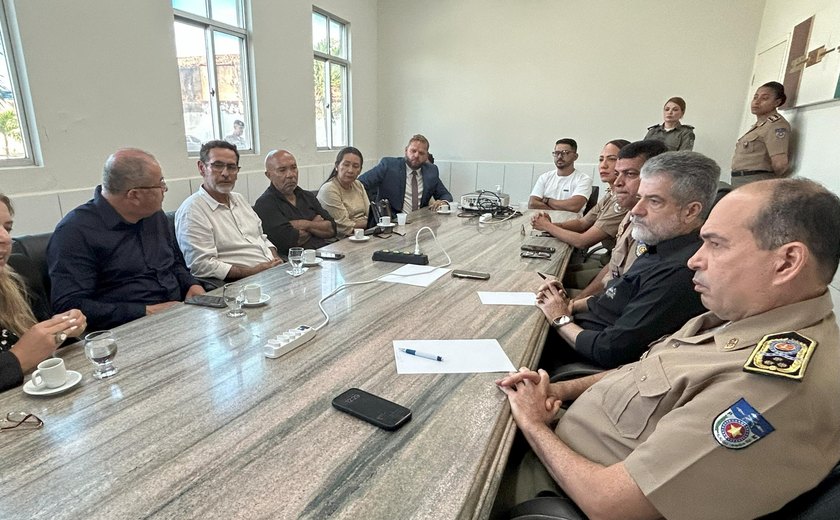 Secretário de Segurança e Comandante da PM recebem familiares do jovem Gabriel Lincoln