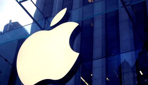 Procon multa Apple em R$ 10 milhões por celulares sem carregador