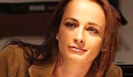 Atriz de 'Maria do Bairro' vira motorista da Uber: 'De fome não vou morrer'