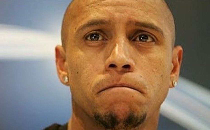 Justiça determina prisão do ex-jogador Roberto Carlos