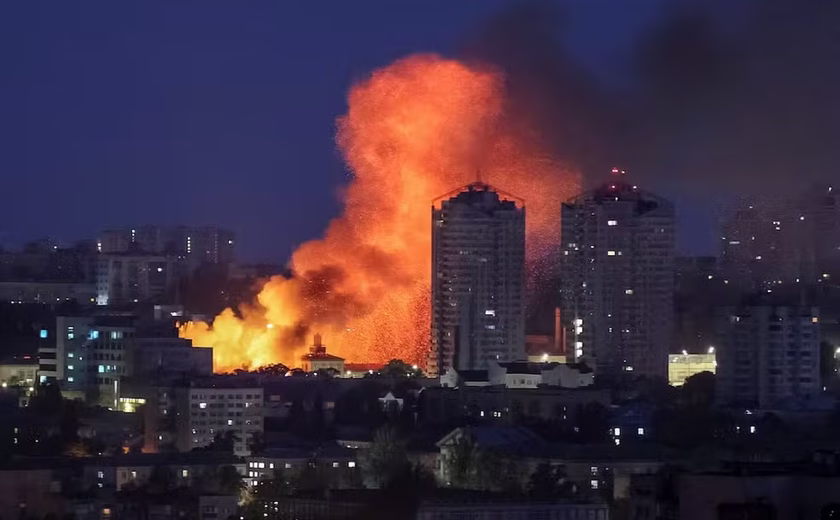 Ao menos um morto e 26 feridos em ataque noturno da Rússia em Kiev