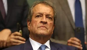 PF prende Valdemar Costa Neto em flagrante por posse ilegal de arma de fogo