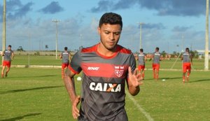 Exame detecta lesão e meia Cleiton Xavier desfalca o CRB por cinco semanas