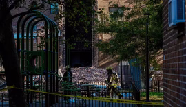 Fachada de prédio de 20 andares em conjunto habitacional desaba em Nova York