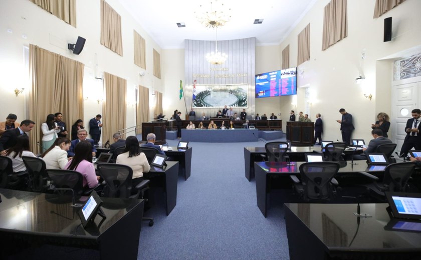 Parlamentares mantêm cinco vetos parciais e derrubam um em sessão com 20 itens na pauta