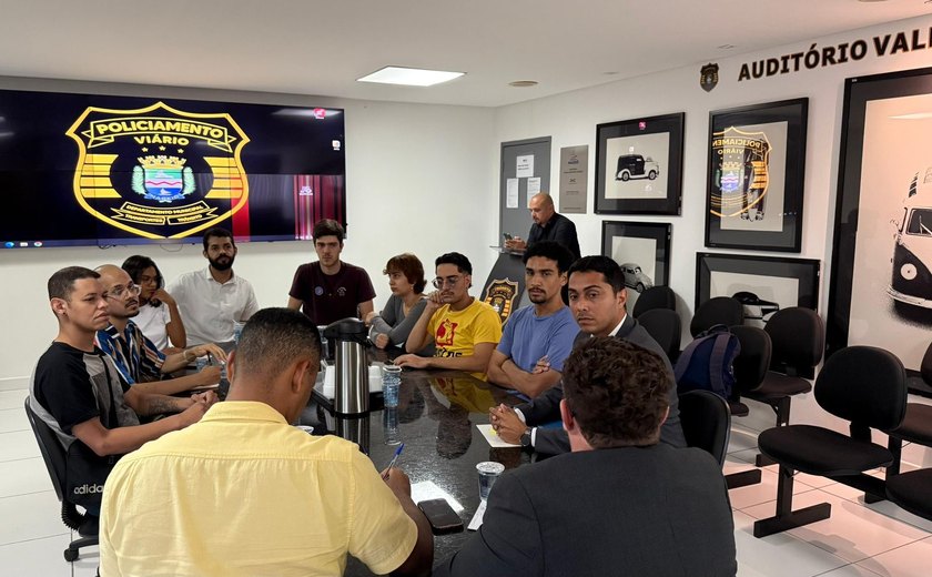 Vereador David Empregos articula reunião entre DMTT e estudantes da UFAL para melhorias no transporte público