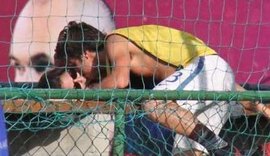 Francisco Vitti beija Amanda de Godoi em jogo após casal romper namoro