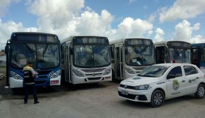 SMTT vistoria e lacra ônibus em garagens durante operação Coletivo Seguro