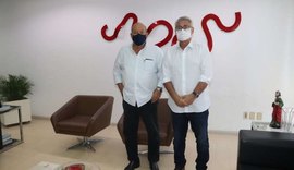 José Carlos Lyra recebe o senador Renan Calheiros