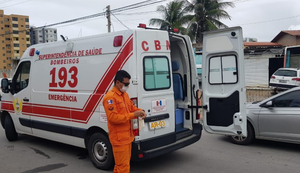 Corpo de Bombeiros socorre criança ferida após colisão entre motocicletas na Gruta