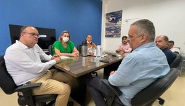 Deputado Alfredo Gaspar reafirma compromisso com a Saúde em visitas ao HU e Santa Casa de Misericórdia