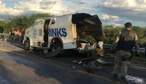 Grupo criminoso intercepta e explode carro-forte no Sertão alagoano