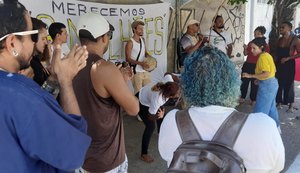 Artistas e trabalhadores da Cultura protestam contra Prefeitura de Maceió