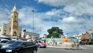Homem tenta se desfazer de sacola com drogas e é preso em Santana do Ipanema