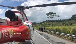 Casal morre em rodovia após colisão entre moto e carro na BR-104 em Murici