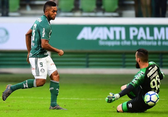 Palmeiras tem gol anulado e empata com Chapecoense