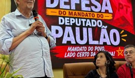 PT realiza ato em defesa do mandato do deputado Paulão