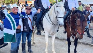 Deputado Ricardo Nezinho acompanha 23ª cavalgada da padroeira de Arapiraca