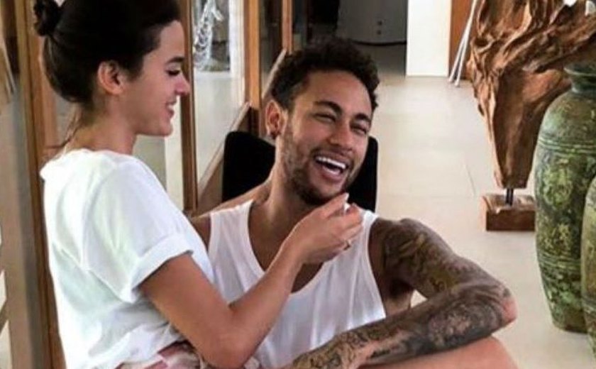 Marquezine se afasta de Deus Salve o Rei para cuidar de Neymar