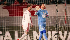 Sem chutar a gol na Argentina, Flamengo sobrevive contra o Estudiantes na Libertadores