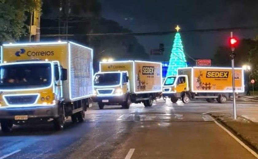 Carreata de Luz do Papai Noel dos Correios percorre bairros de Maceió em homenagem aos 35 anos da campanha