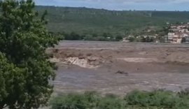 Vídeo mostra enxurrada em Rio São Francisco