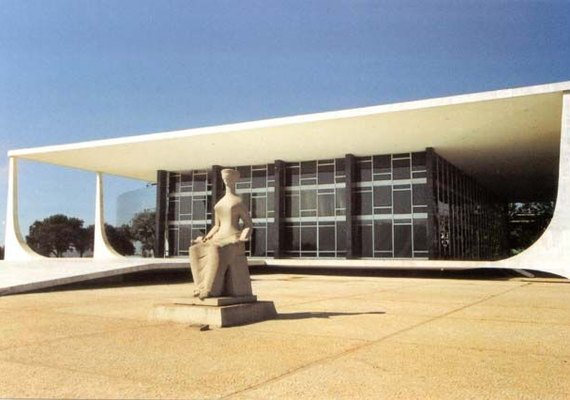 STF tem quatro votos a favor de enquadrar homofobia como racismo