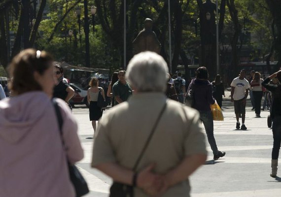 População brasileira deve chegar a 233,2 milhões em 2047, diz IBGE