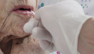 25ª Vara de Maceió faz coleta de DNA em casa de idosa de 96 anos