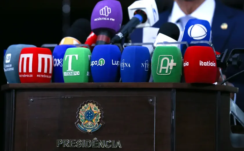 Jornalistas sofreram mais de 14 mil ataques no 1º turno das eleições