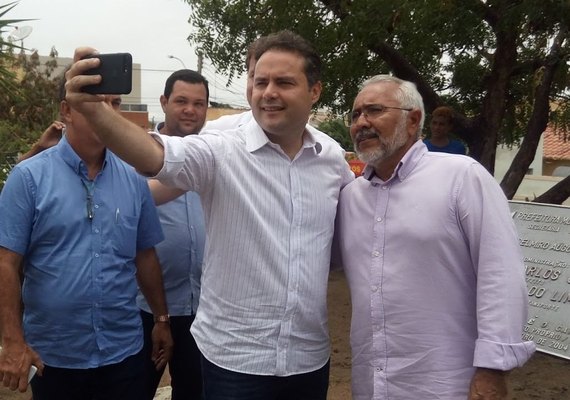Padre Eraldo ganha moral em Delmiro para apoiar seus candidatos