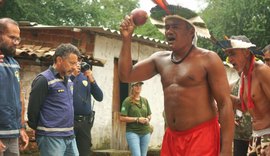 Indígenas Aconã recebem FPI do São Francisco com a dança sagrada do Toré, em Traipu