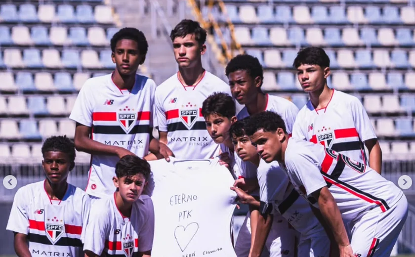 Jogadores do São Paulo homenageiam Micael Leandro após morte do jovem atleta em Maceió
