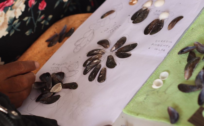 SERuru realiza oficina de biojoias com sururu no Vergel do Lago