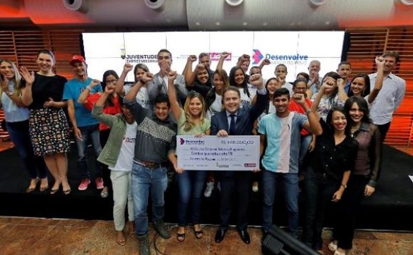 Governador libera crédito para jovens empreendedores alagoanos
