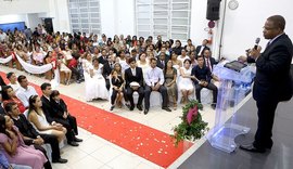 Justiça Itinerante oficializa união de 50 casais em Igreja Batista de Maceió