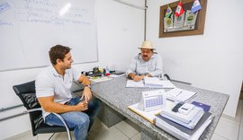 Gilberto Gonçalves assina ordem de serviço para construção de UBS no bairro do Cucau