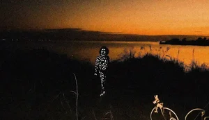 Exposição reelabora terror com obras de artistas LGBT+ em Fortaleza